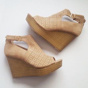 REPORT Faux Suede Stacked Heel Wedge Peep Toe Size 10 NWD